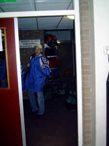  035.jpg Jeroen gaat wel heel vroeg naar huis vandaag !!!